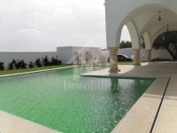 Une charmante villa avec piscine à vendre à 850 MD