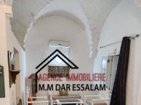 une grande villa près de la plage