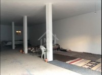 Une villa avec 4 garages et un studio à vendre 