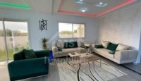 Une villa avec piscine à vendre à 400 MD 51355351