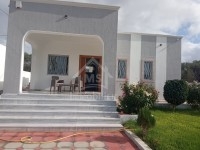 Une villa avec piscine et jardin à vendre 51355351