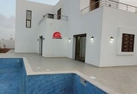 VENTE VILLA NEUVE À H SOUK AVEC PISCINE -REF V 572