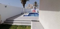 VENTE VILLA NEUVE AVEC PISCINE PRIVÉE - RÉF V537