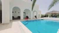 VILLA AVEC PISCINE À DJERBA AGHIR - RÉF V681