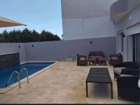 villa avec piscine à louer