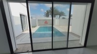 VILLA AVEC PISCINE À MEZRAYA DJERBA - RÉF V620