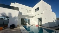 VILLA AVEC PISCINE À MEZRAYA DJERBA ZA - RÉF V620