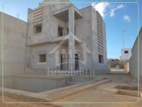 Villa avec piscine en cours de finition à Mrezga