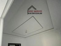 villa moderne avec piscine près de la mer