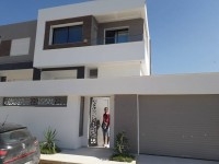 Villa Neuf Avec piscine La Soukra chez particulier