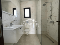 Villa S+3 à La Soukra MVL0978