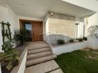 Villa S+4 avec piscine à Gammarth 