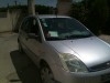 voiture ford fiesta  annee 2005 essence 